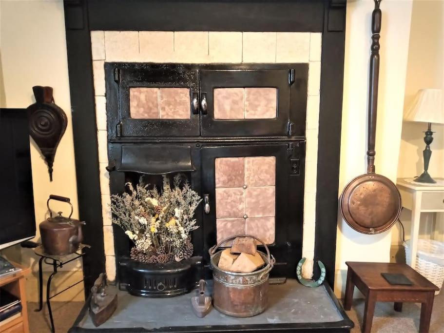 Ty Hen - Quirky Grade II Listed Cottage Blaenau Ffestiniog Eksteriør bilde