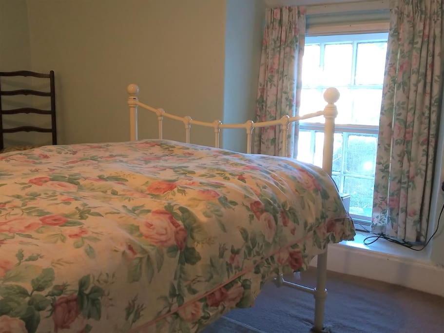 Ty Hen - Quirky Grade II Listed Cottage Blaenau Ffestiniog Eksteriør bilde